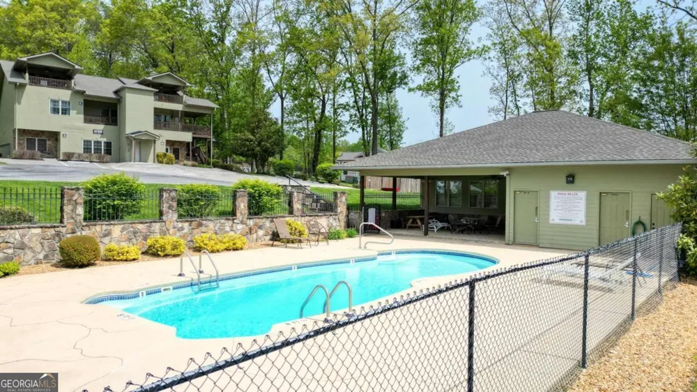 1647E Lakeview DR Young Harris, GA 30582
