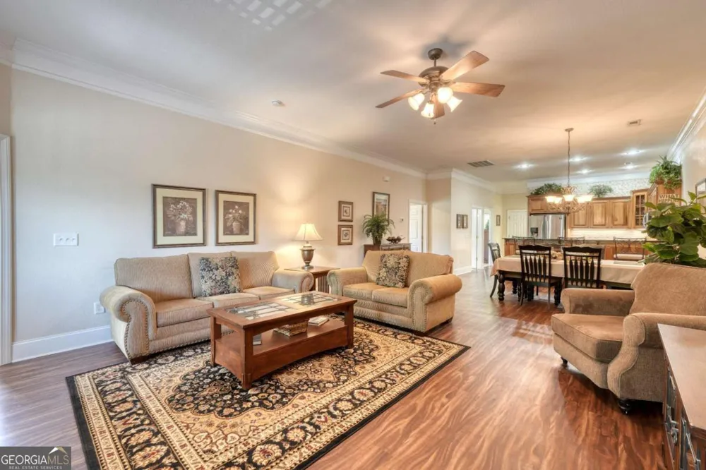 1647E Lakeview DR Young Harris, GA 30582