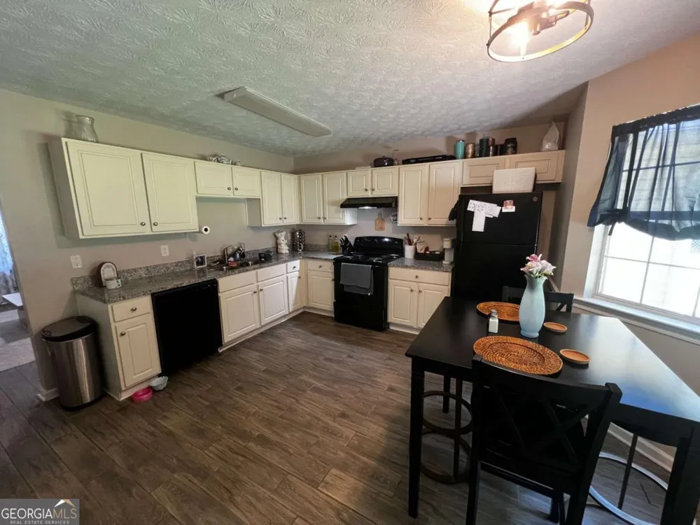 7235 Hummingbird LN Winston, GA 30187