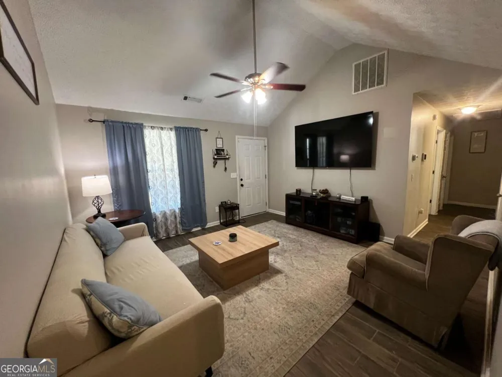 7235 Hummingbird LN Winston, GA 30187