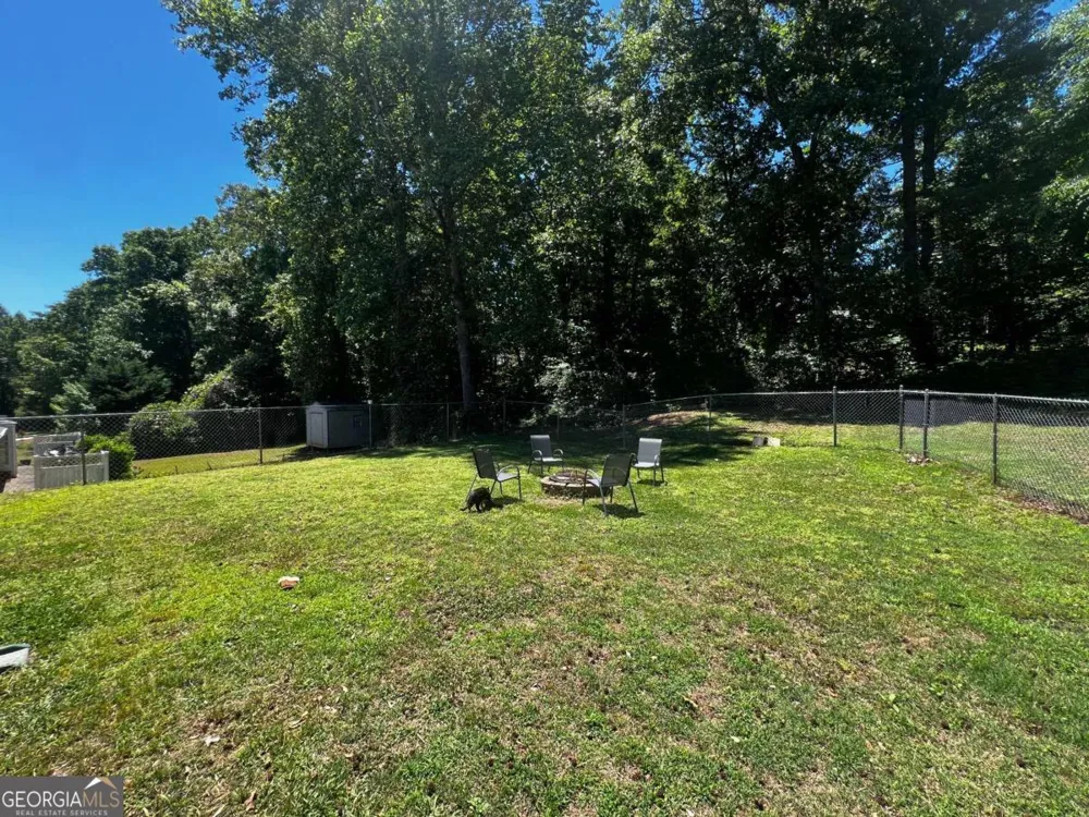 7235 Hummingbird LN Winston, GA 30187