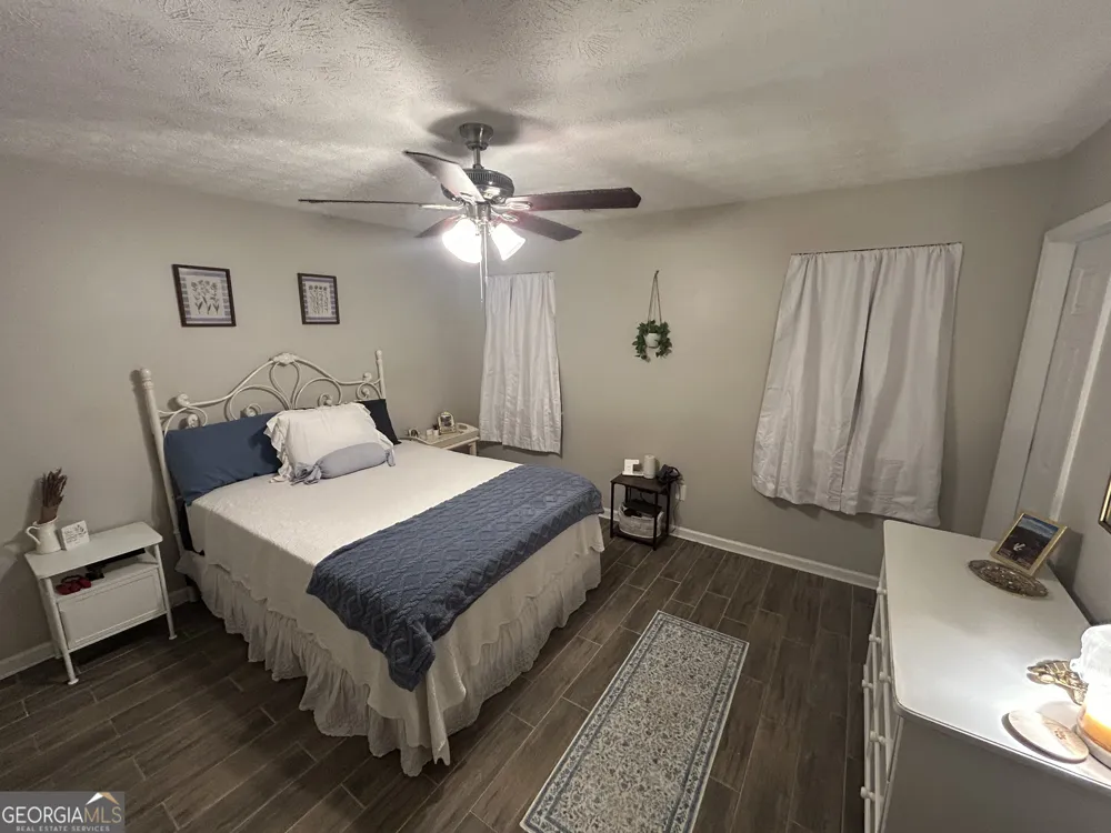 7235 Hummingbird LN Winston, GA 30187