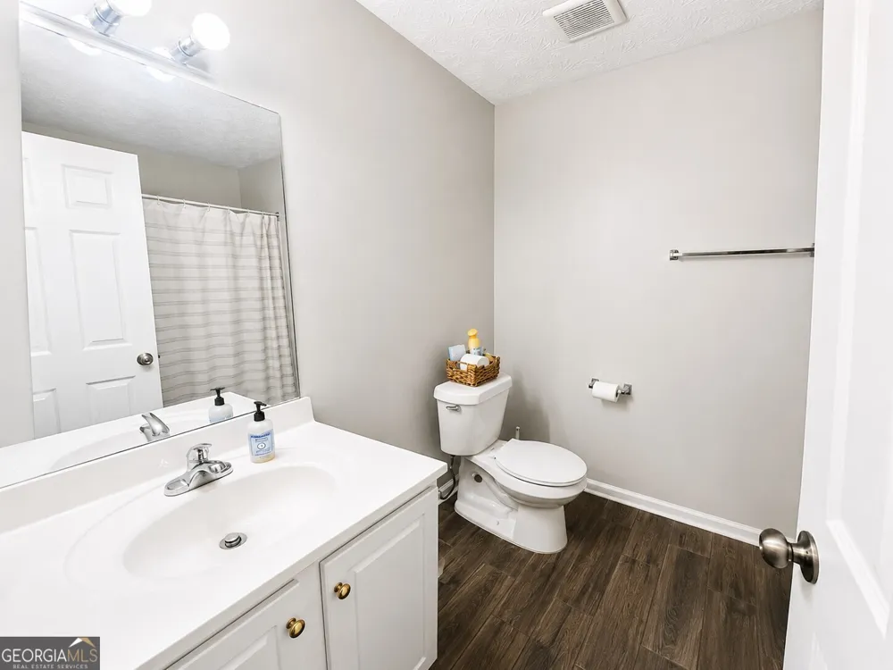 7235 Hummingbird LN Winston, GA 30187