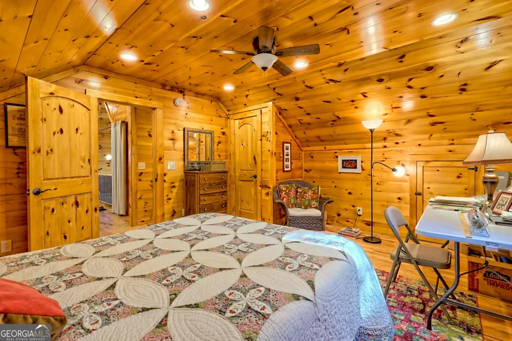 557 Walnut Grove LN Tiger, GA 30576