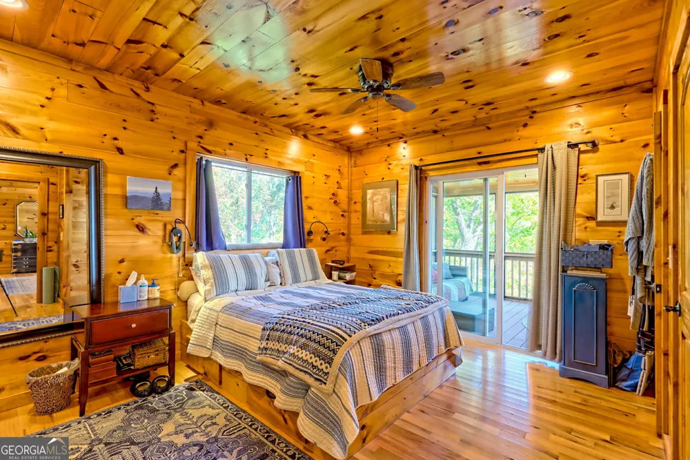 557 Walnut Grove LN Tiger, GA 30576