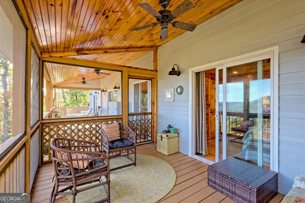 557 Walnut Grove LN Tiger, GA 30576