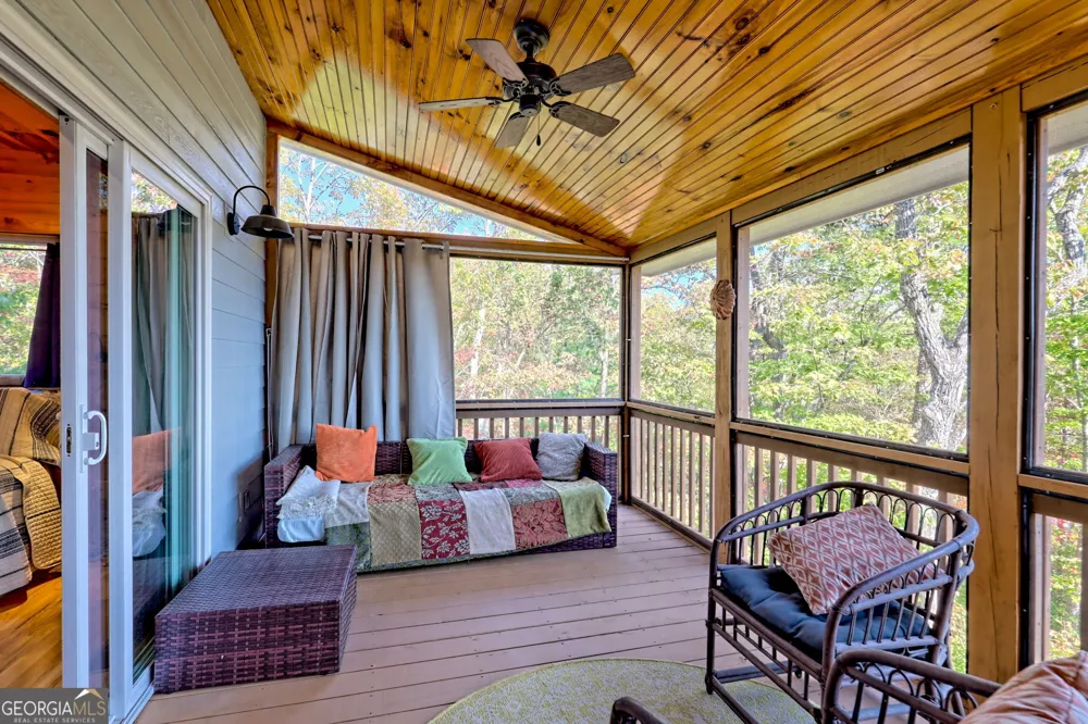 557 Walnut Grove LN Tiger, GA 30576