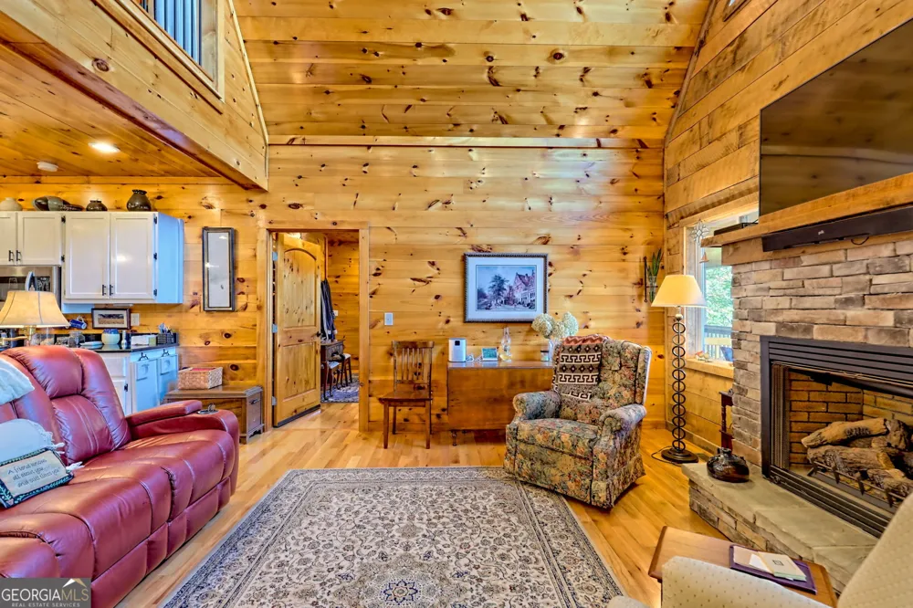557 Walnut Grove LN Tiger, GA 30576