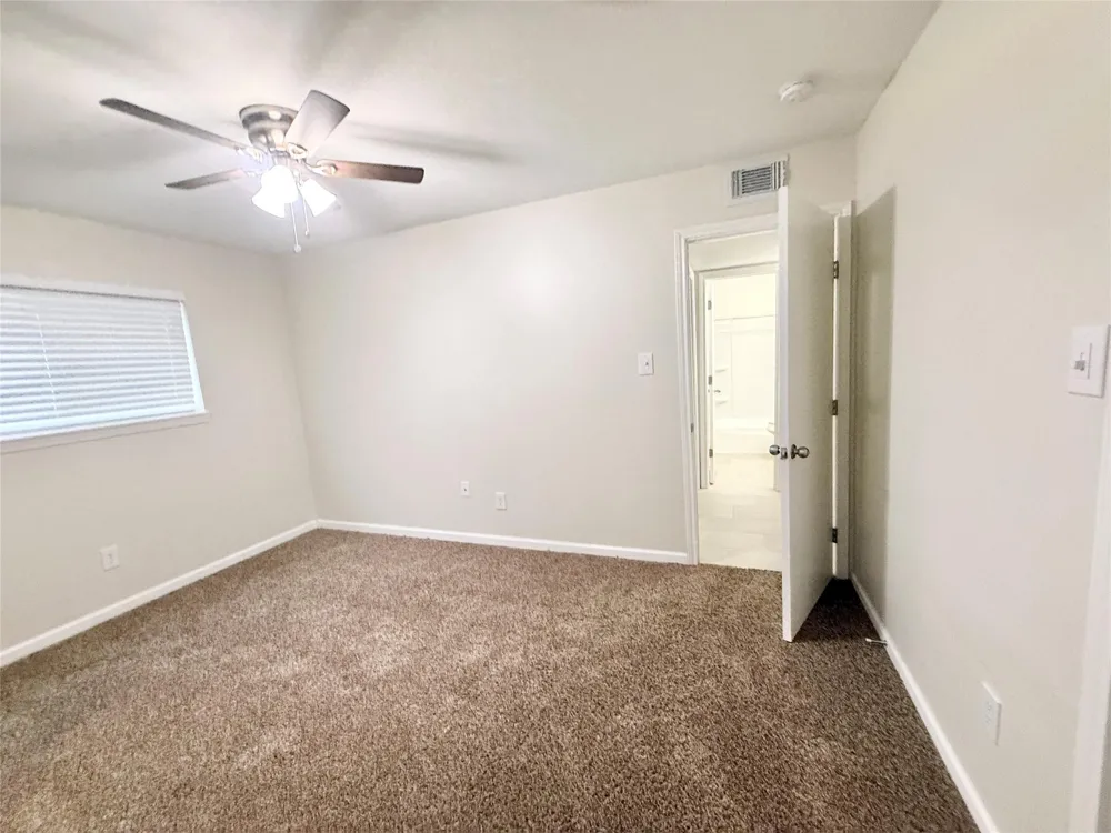 130 Oyster Creek Drive #19 Lake Jackson, TX 77566