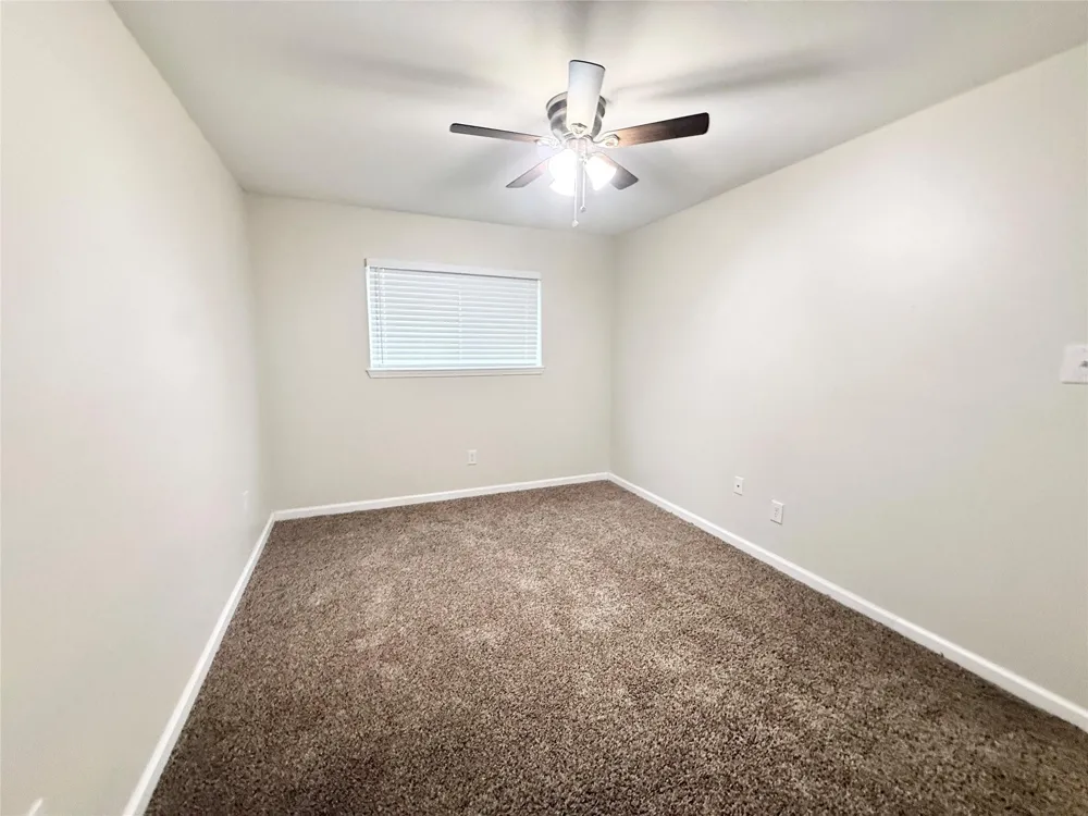 130 Oyster Creek Drive #19 Lake Jackson, TX 77566
