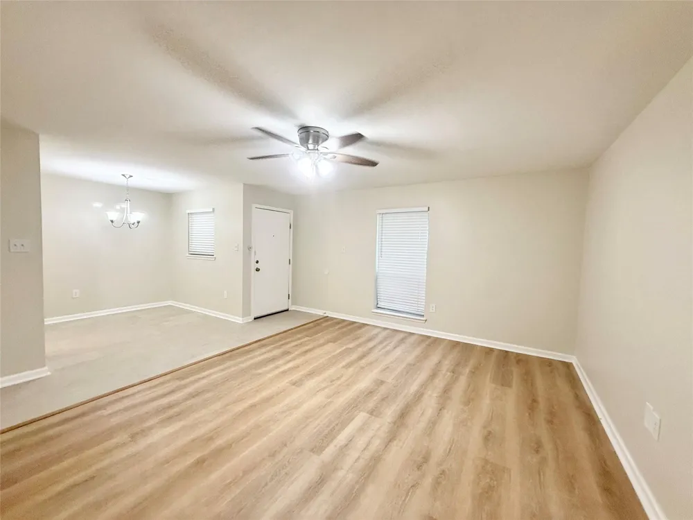 130 Oyster Creek Drive #19 Lake Jackson, TX 77566