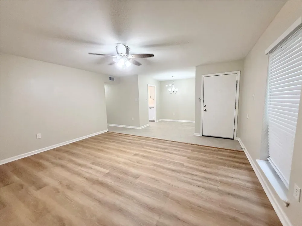 130 Oyster Creek Drive #19 Lake Jackson, TX 77566