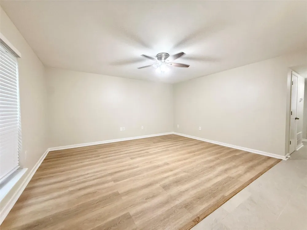 130 Oyster Creek Drive #19 Lake Jackson, TX 77566