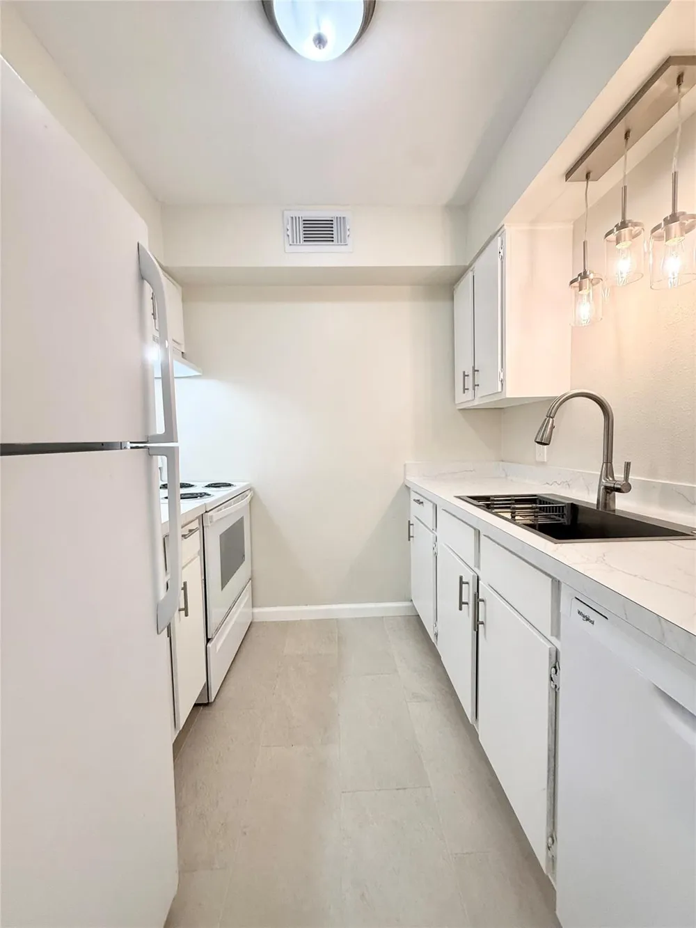 130 Oyster Creek Drive #19 Lake Jackson, TX 77566