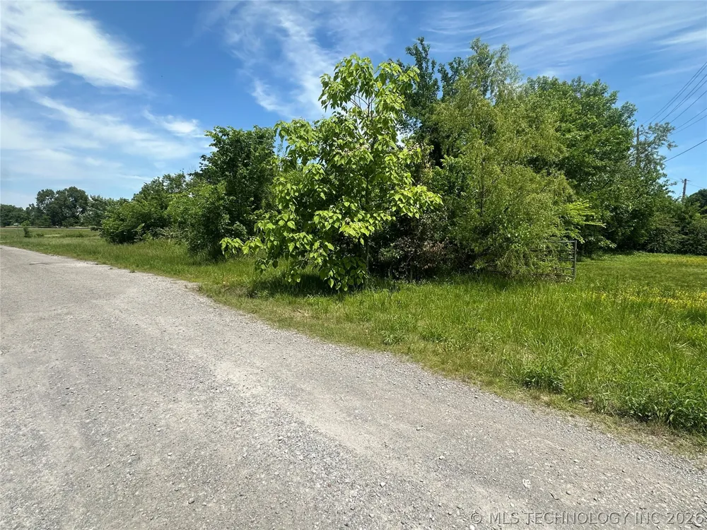 607 S Jackson Avenue Wagoner, OK 74467
