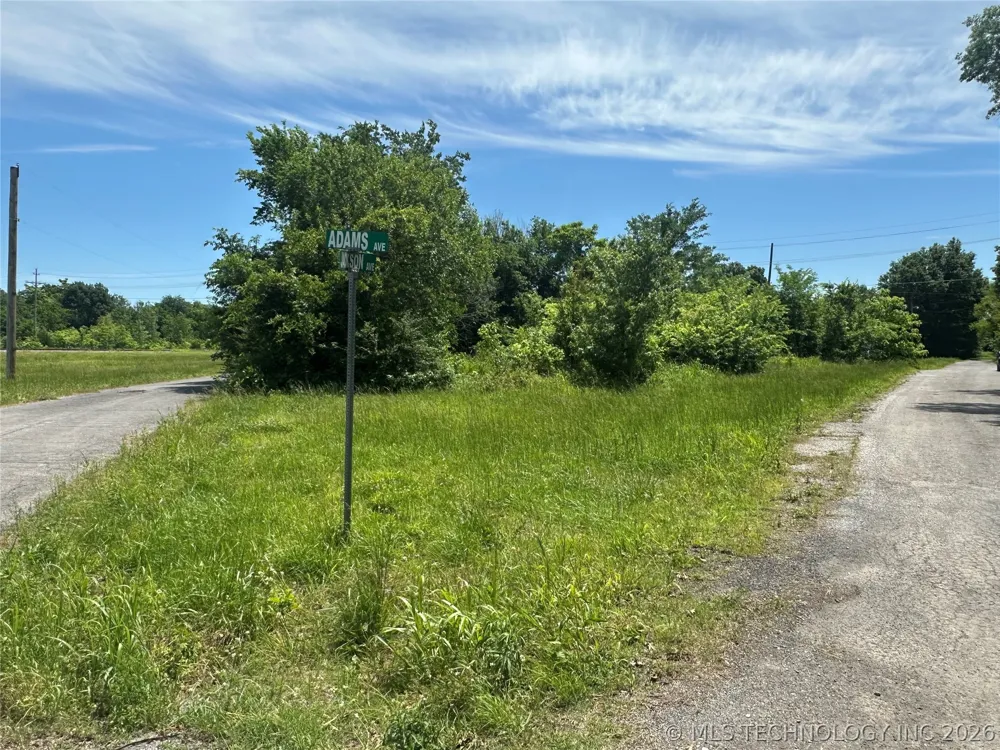 607 S Jackson Avenue Wagoner, OK 74467