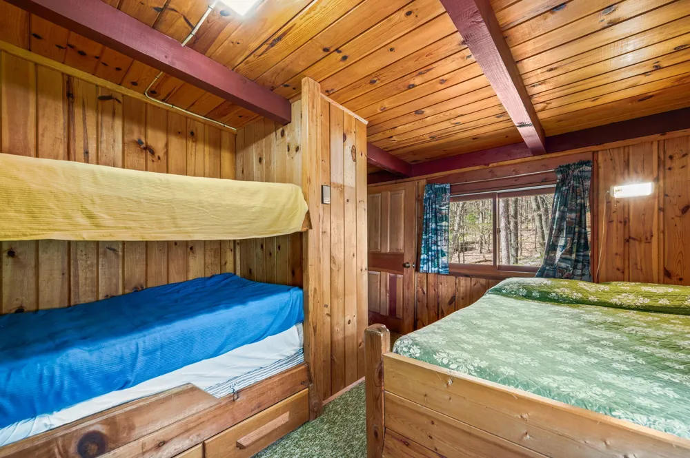 5717 W Pleasant Hill Road Hamlin Township, MI 49411