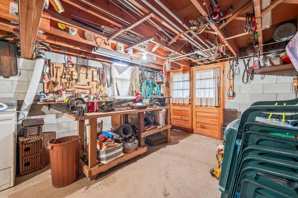 5717 W Pleasant Hill Road Hamlin Township, MI 49411