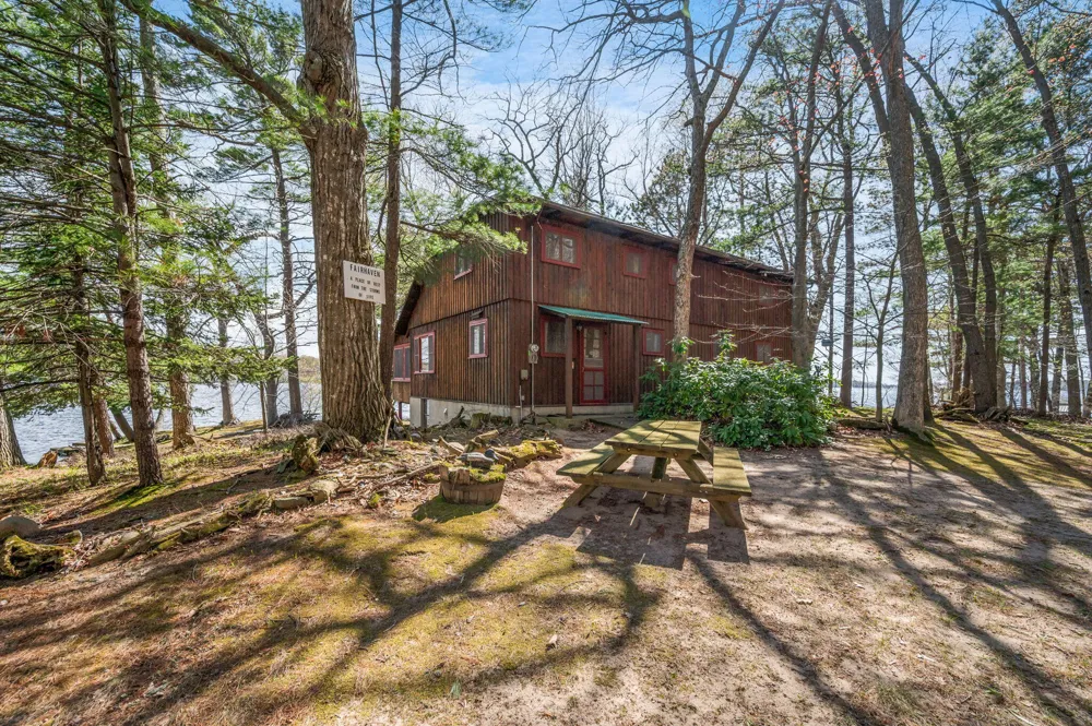 5717 W Pleasant Hill Road Hamlin Township, MI 49411