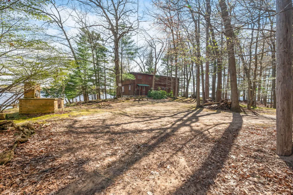 5717 W Pleasant Hill Road Hamlin Township, MI 49411