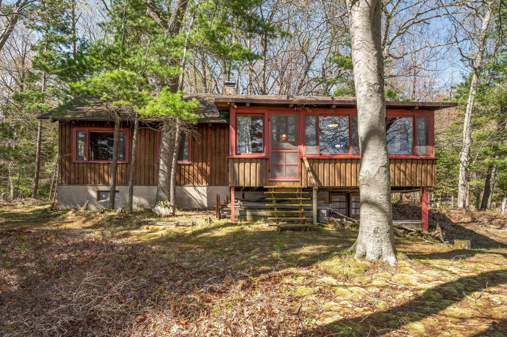 5717 W Pleasant Hill Road Hamlin Township, MI 49411