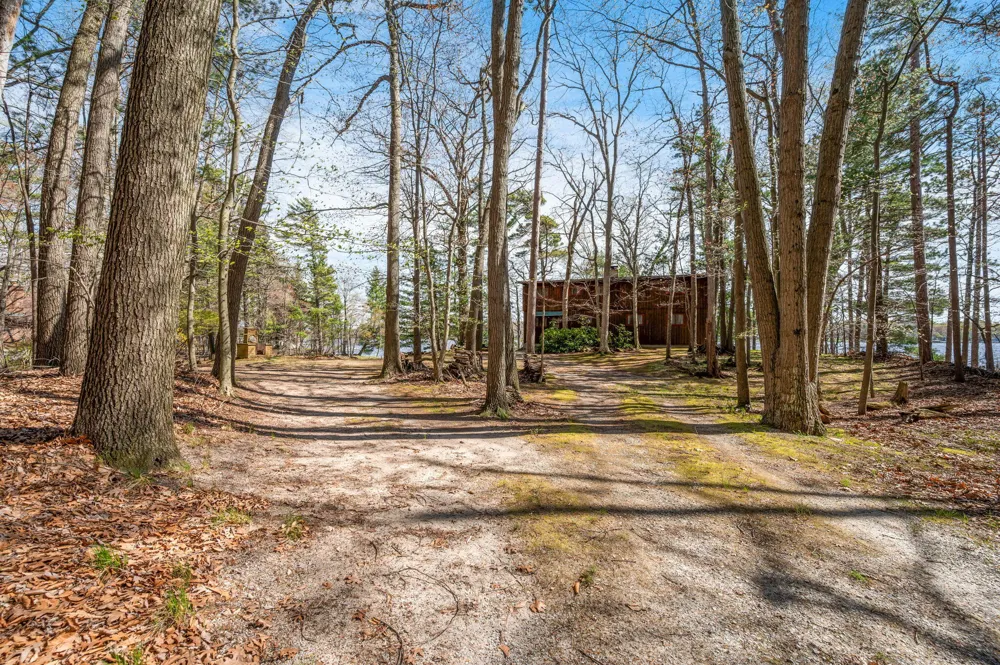 5717 W Pleasant Hill Road Hamlin Township, MI 49411