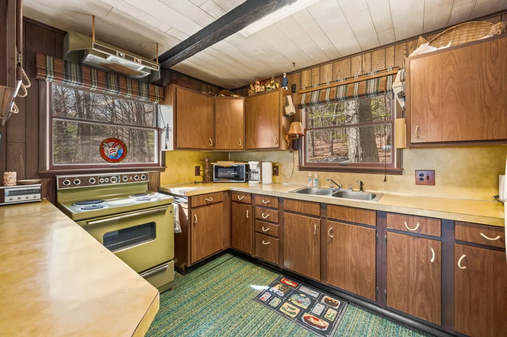 5717 W Pleasant Hill Road Hamlin Township, MI 49411