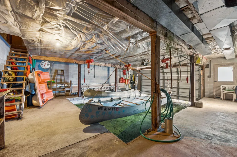 5717 W Pleasant Hill Road Hamlin Township, MI 49411