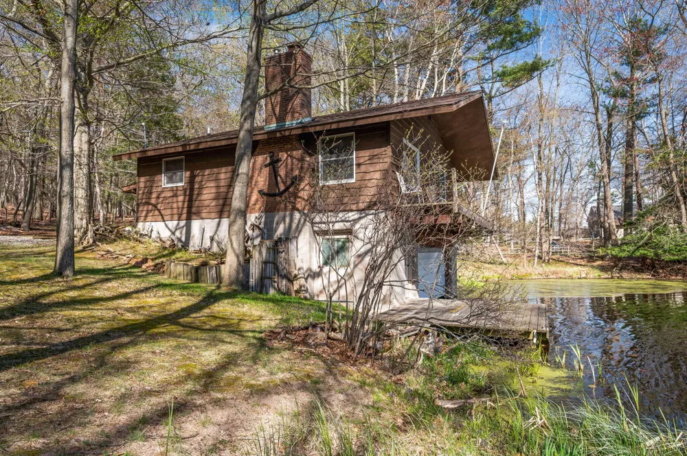 5717 W Pleasant Hill Road Hamlin Township, MI 49411
