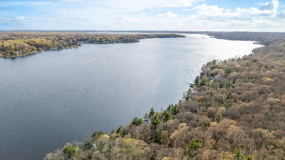 5717 W Pleasant Hill Road Hamlin Township, MI 49411