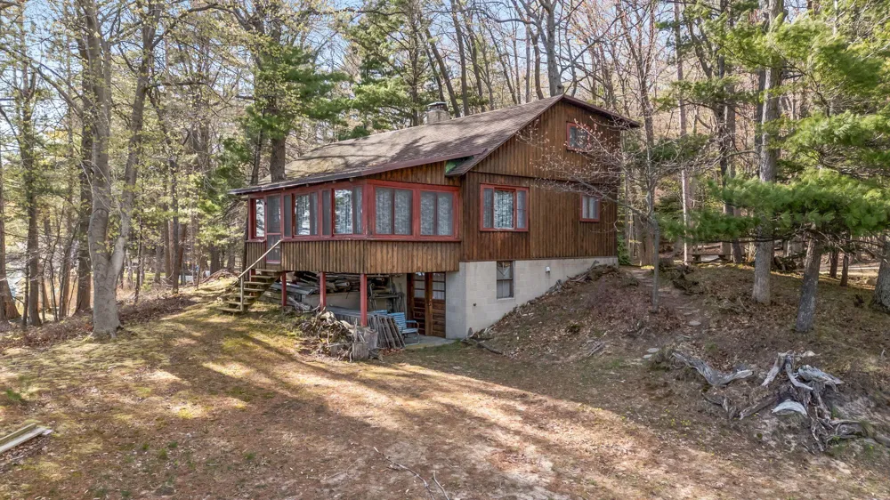5717 W Pleasant Hill Road Hamlin Township, MI 49411