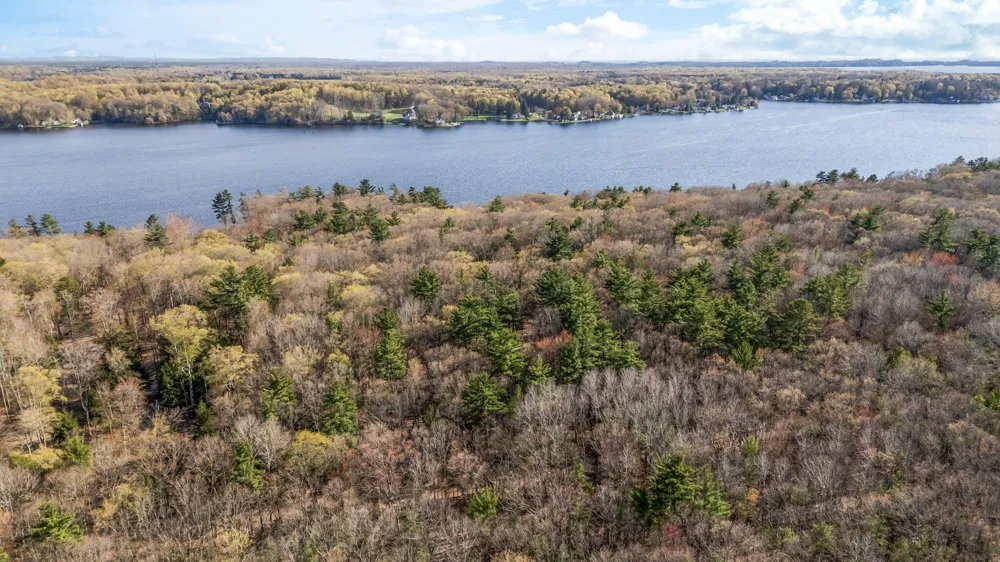 5717 W Pleasant Hill Road Hamlin Township, MI 49411