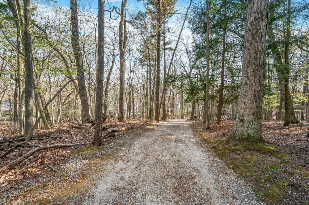 5717 W Pleasant Hill Road Hamlin Township, MI 49411