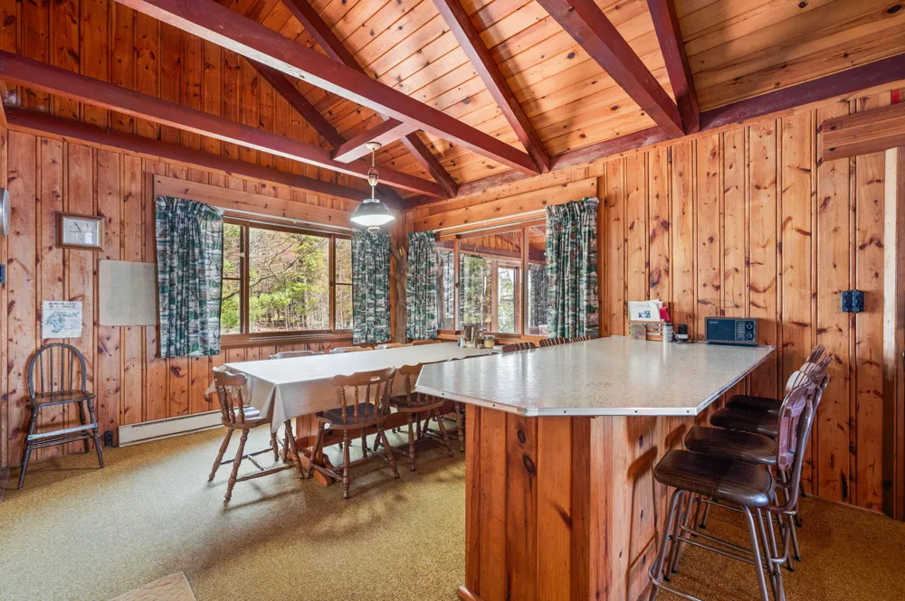 5717 W Pleasant Hill Road Hamlin Township, MI 49411