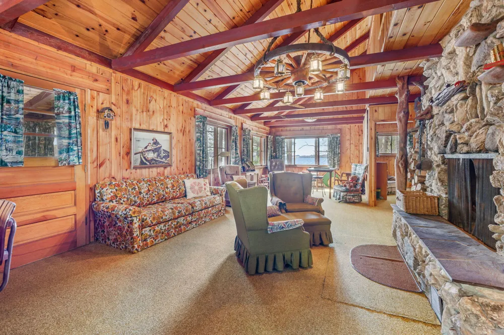 5717 W Pleasant Hill Road Hamlin Township, MI 49411