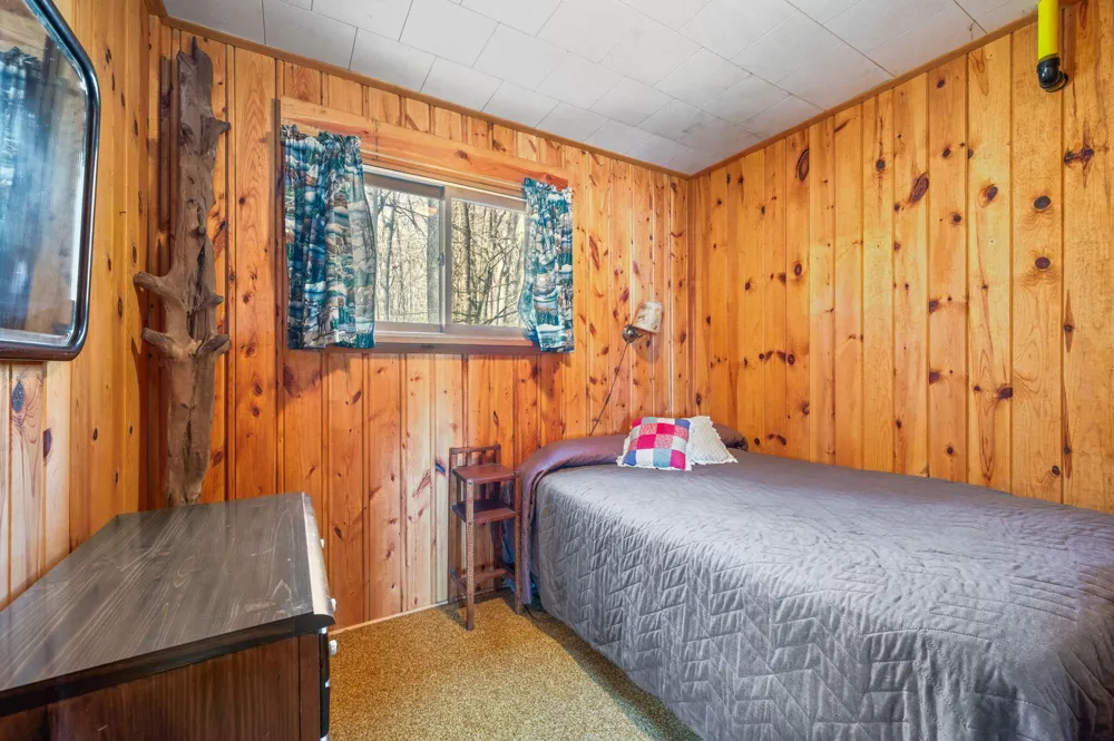 5717 W Pleasant Hill Road Hamlin Township, MI 49411