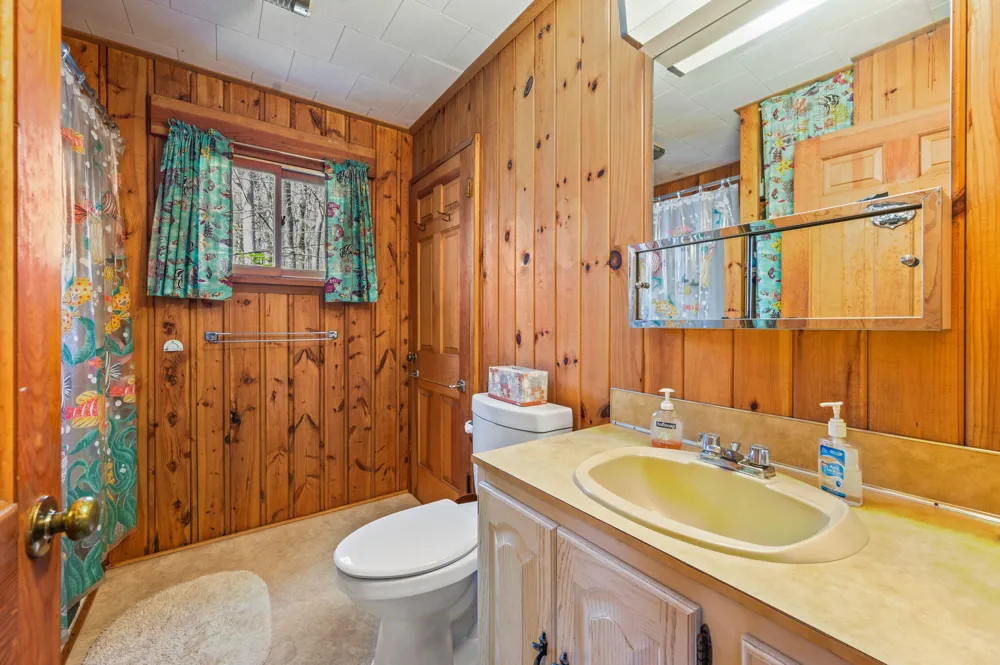 5717 W Pleasant Hill Road Hamlin Township, MI 49411