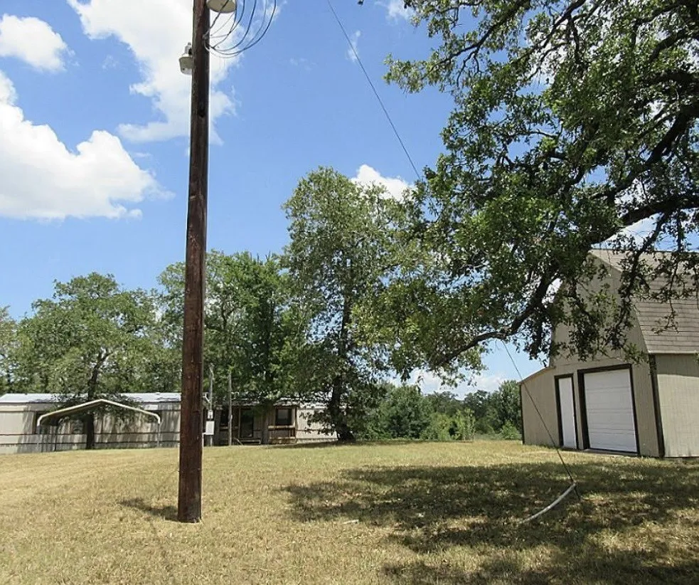 17470 Private Road 4016 Somerville, TX 77879