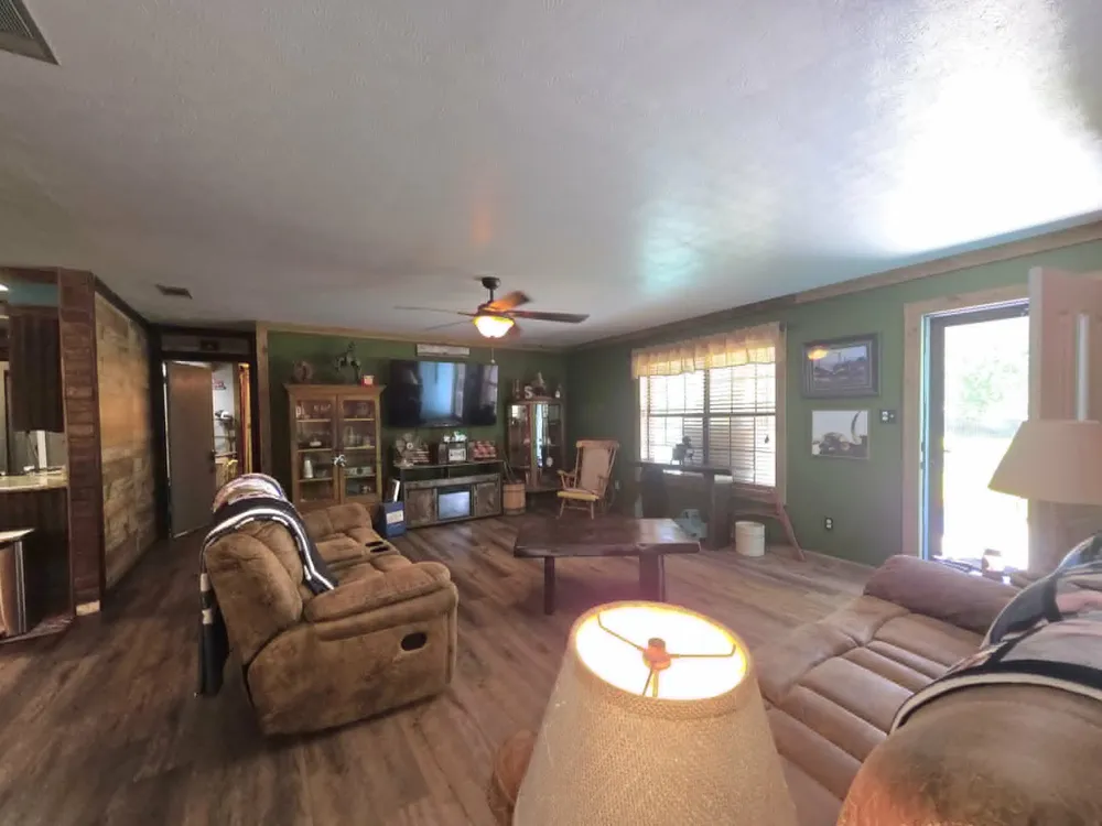 900 S 8th Avenue Teague, TX 75860