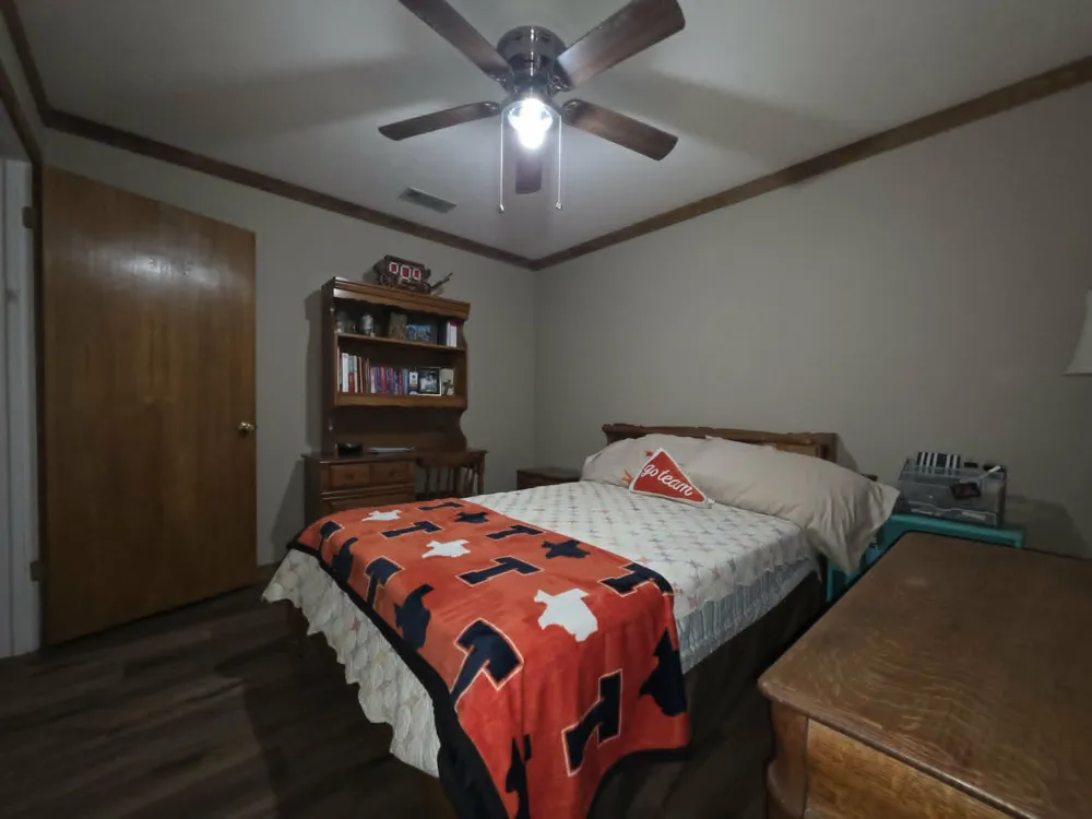 900 S 8th Avenue Teague, TX 75860