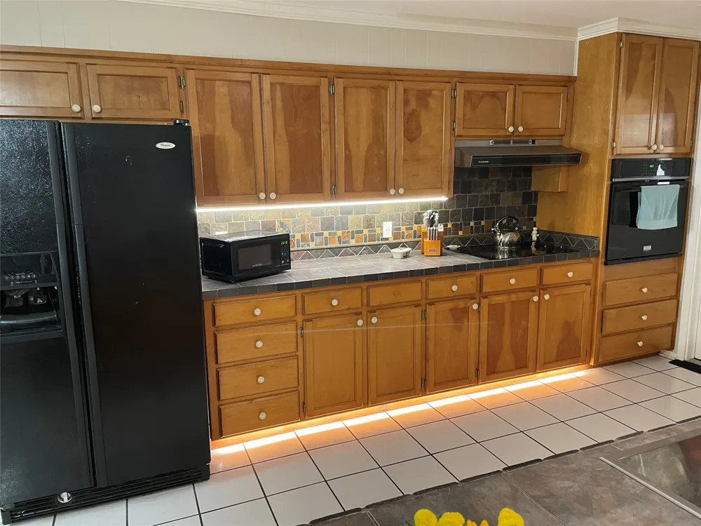 1004 Gladstone Avenue Azle, TX 76020