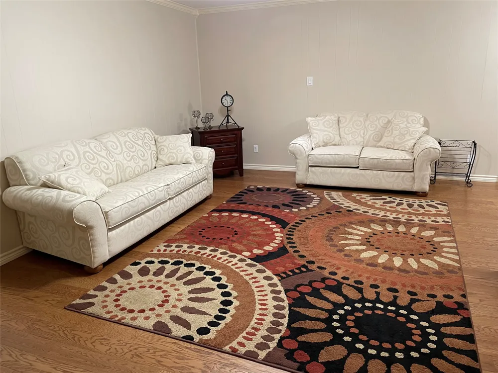 1004 Gladstone Avenue Azle, TX 76020