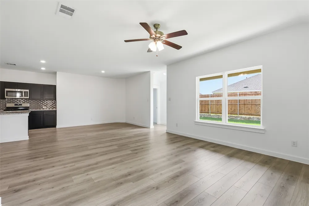 132 Patrick Henry Drive Venus, TX 76084