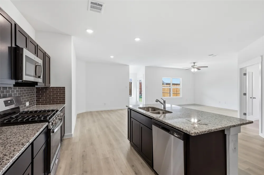 132 Patrick Henry Drive Venus, TX 76084