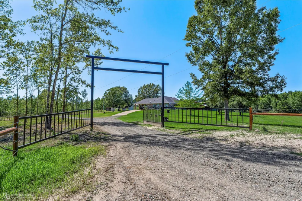 10651 Murry Lane Vivian, LA 71082