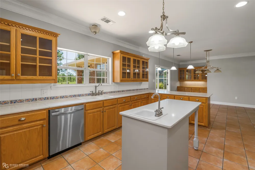 10651 Murry Lane Vivian, LA 71082