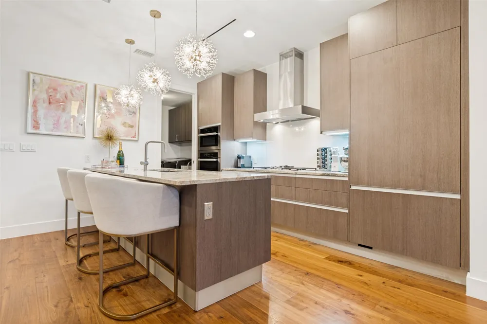 3130 Harwood Street #702 Dallas, TX 75201