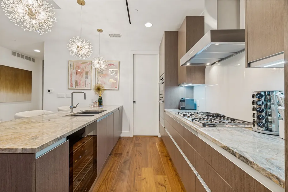 3130 Harwood Street #702 Dallas, TX 75201