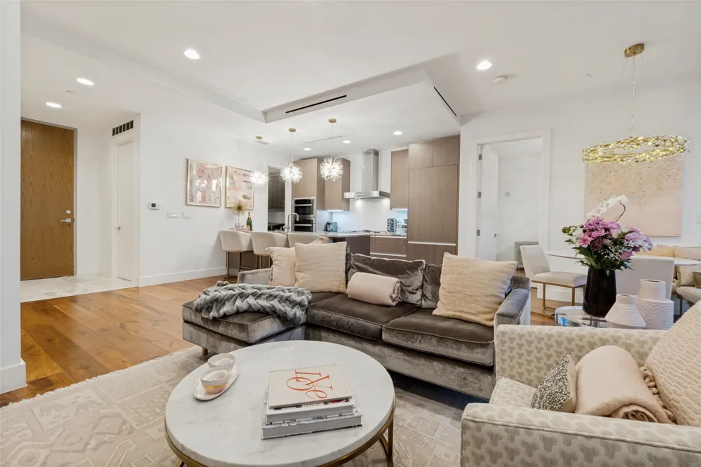 3130 Harwood Street #702 Dallas, TX 75201