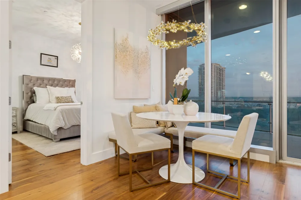 3130 Harwood Street #702 Dallas, TX 75201